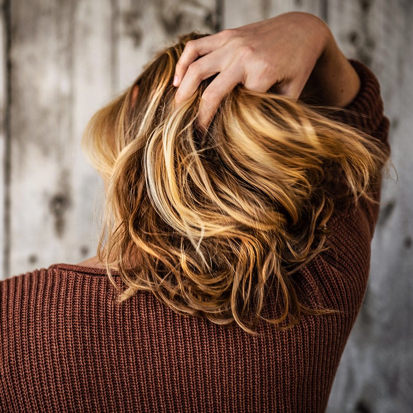 Chute de cheveux chez la femme : les solutions naturelles